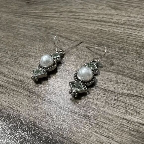 Boho Geometric Pearl Crystal Dangle Earrings - Picture 4 of 5